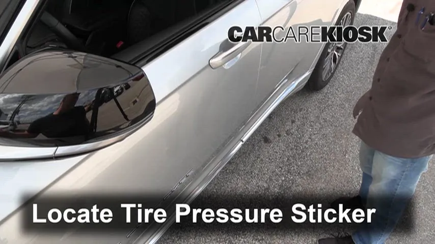 2022 Jeep Grand Cherokee Summit 5.7L V8 Tires & Wheels Check Tire Pressure